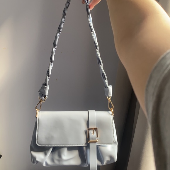 Purse - Picture 4 of 7